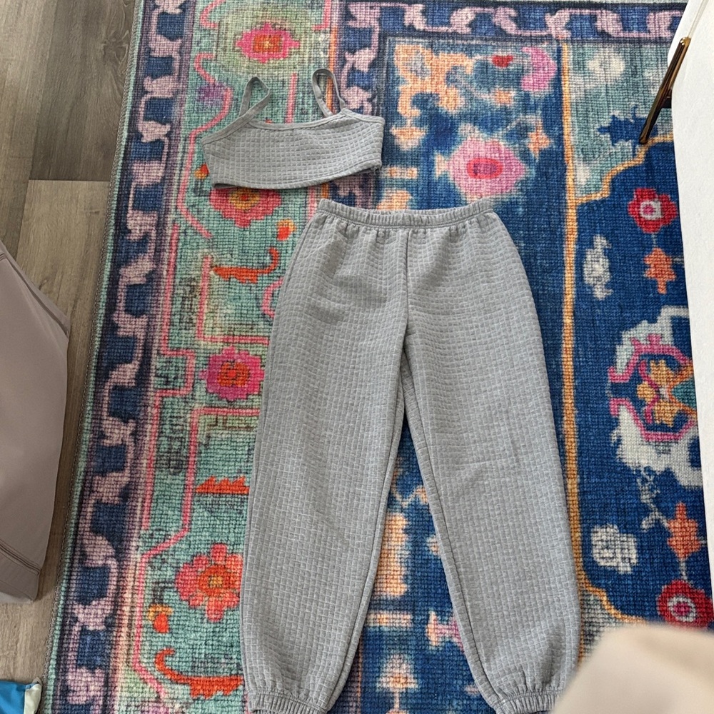Gray Women’s Bra and Joggers Set